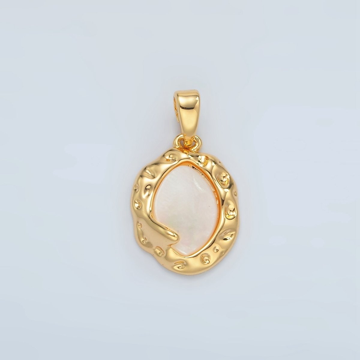 24K Gold Filled Shell Pearl Oval Hammered Bezel Pendant | H711 - DLUXCA