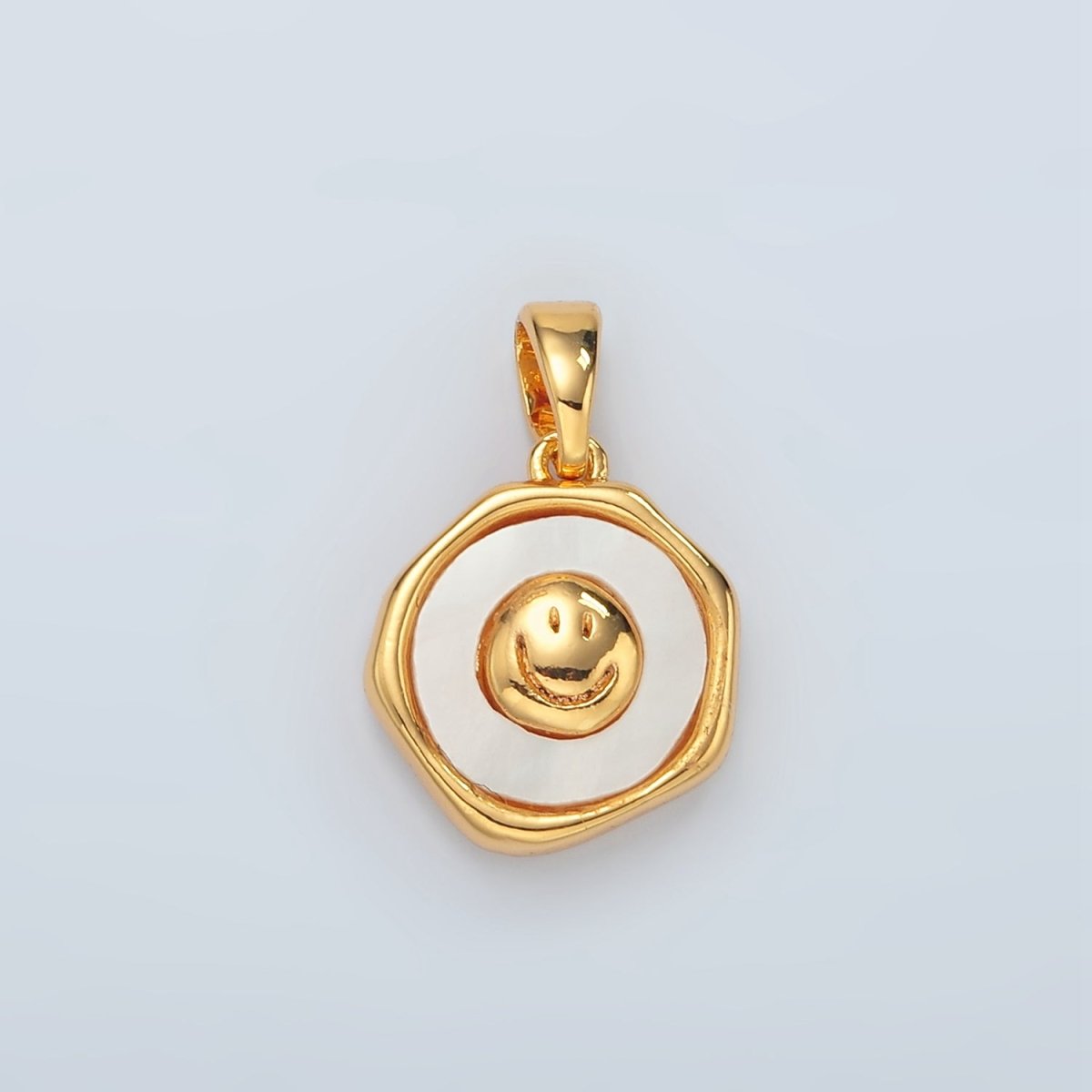 24K Gold Filled Smiley Face Shell Pearl Bezel Pendant | H565 - DLUXCA