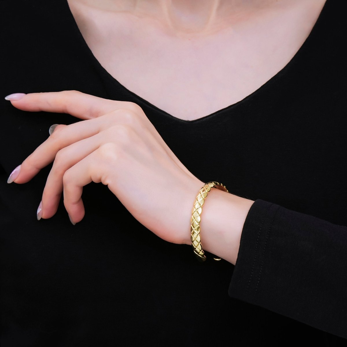 24K Gold Filled Textured Wave Bangle Bracelet | WA - 3405 - DLUXCA