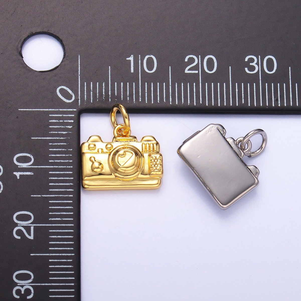 24K Gold Filled Vintage Photography Camera Charm in Gold & Silver | N013 - DLUXCA