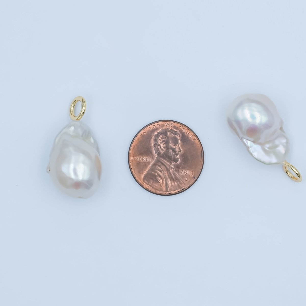 24K Gold Filled White Baroque Freshwater Pearl Pendant | P1638 - DLUXCA