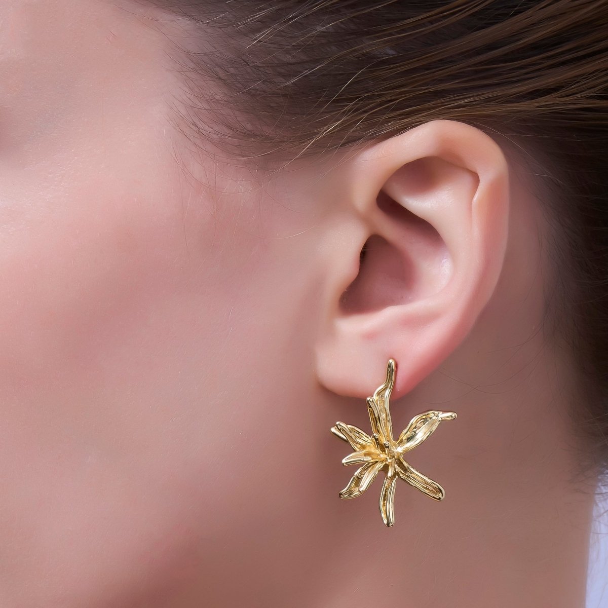 24K Gold Filled Wild Lily Flower Drop Stud Earrings | AI513 - DLUXCA