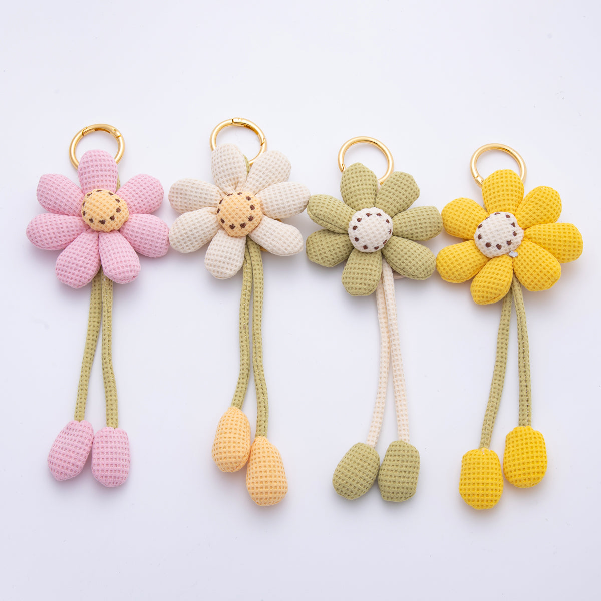 Daisy Bag Charm Keychain Purse Accessory Flower Ornament WB-00082