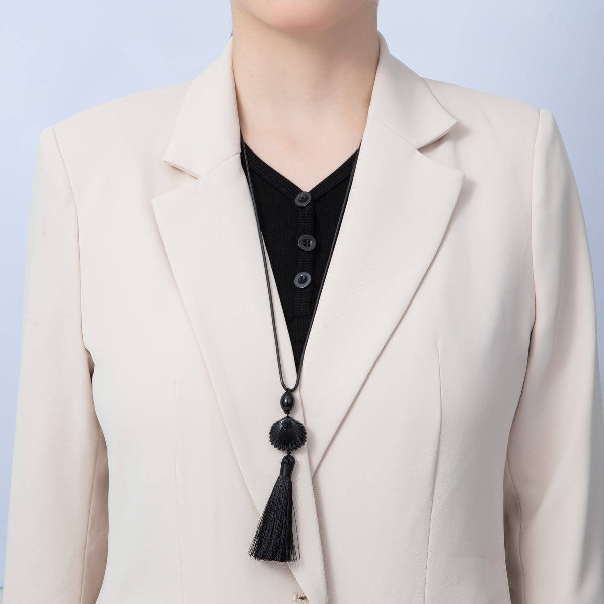 14K Gold Filled 10mm Black Seashell Tassel Necklace | Necklaces-080000