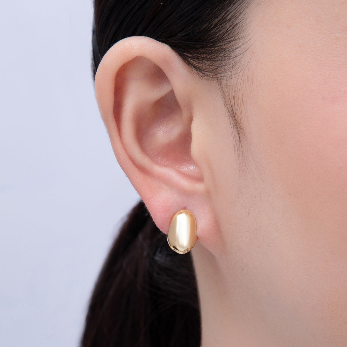18K Gold Filled 13.5mm Oval Dome Huggie Earrings | Q373