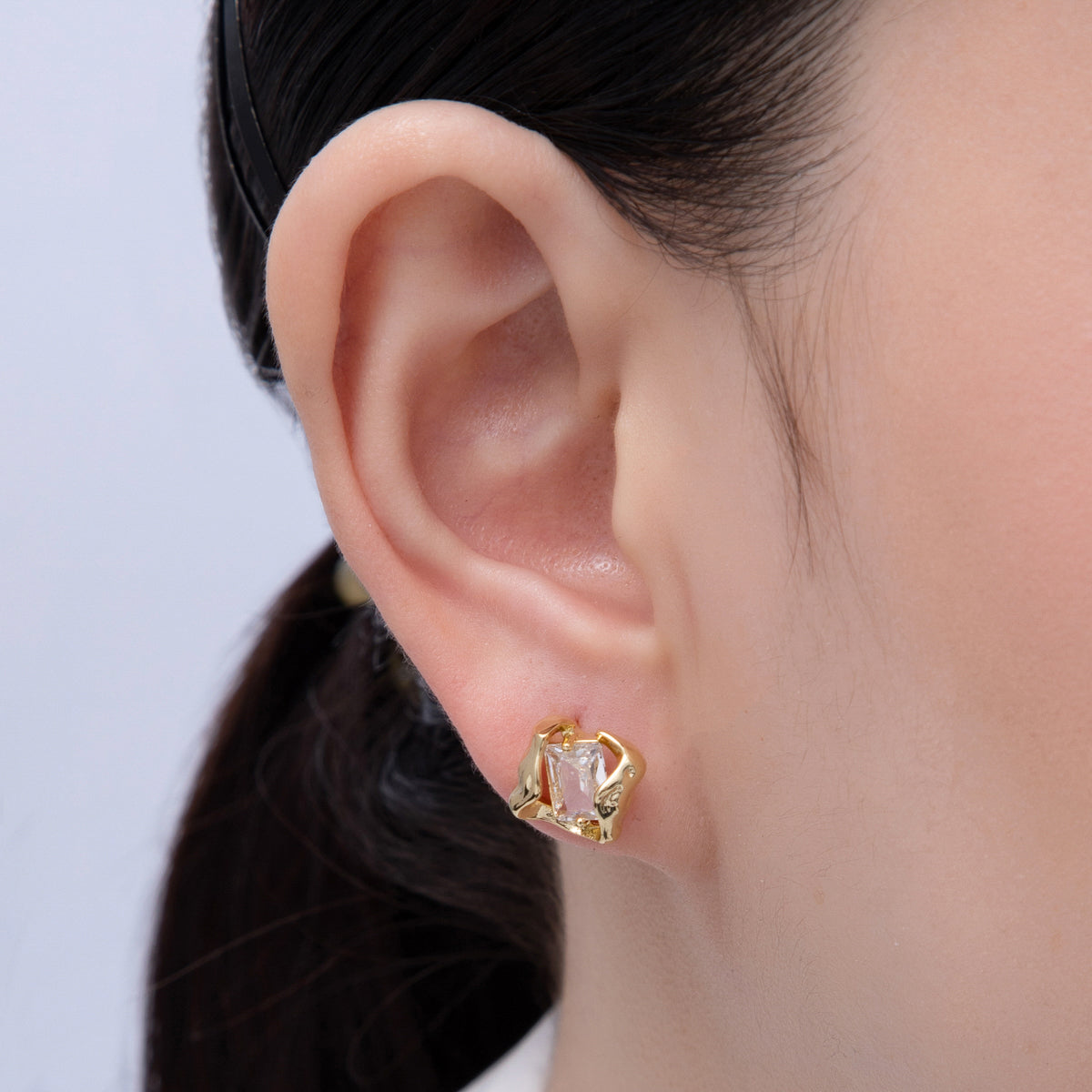 18K Gold Filled 9.5mm Clear CZ Baguette Molten Stud Earrings | T121