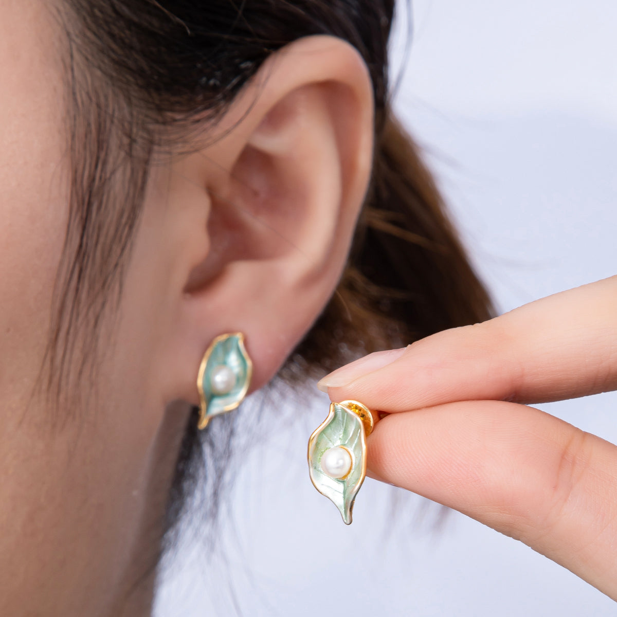 18K Gold Filled 16mm Shell Pearl Leaf Stud Earrings | Earrings-00012