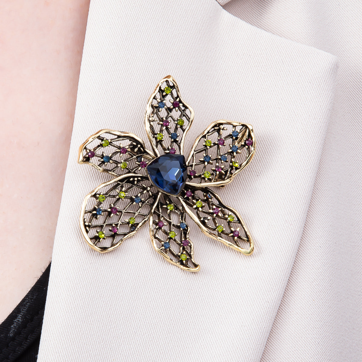 Vintage Gold 60mm Blue Rhinestone Filigree Flower Pin Brooch | BH-00152