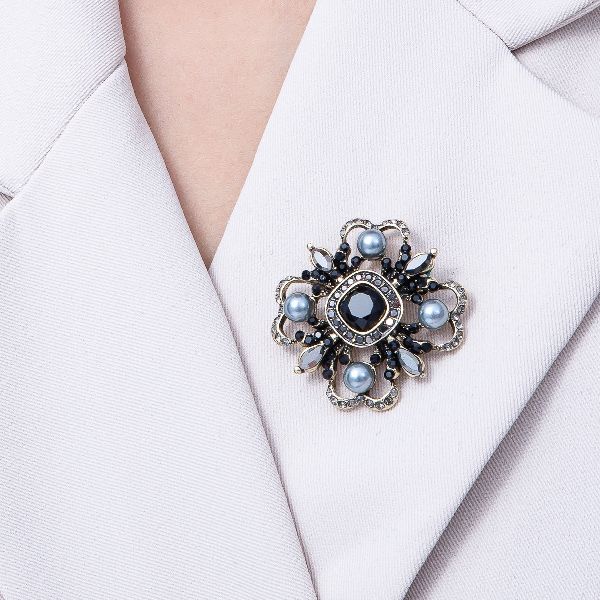 Vintage Antique Gold Flower Blue Black Gray Crystal Brooch Pin | BH-006