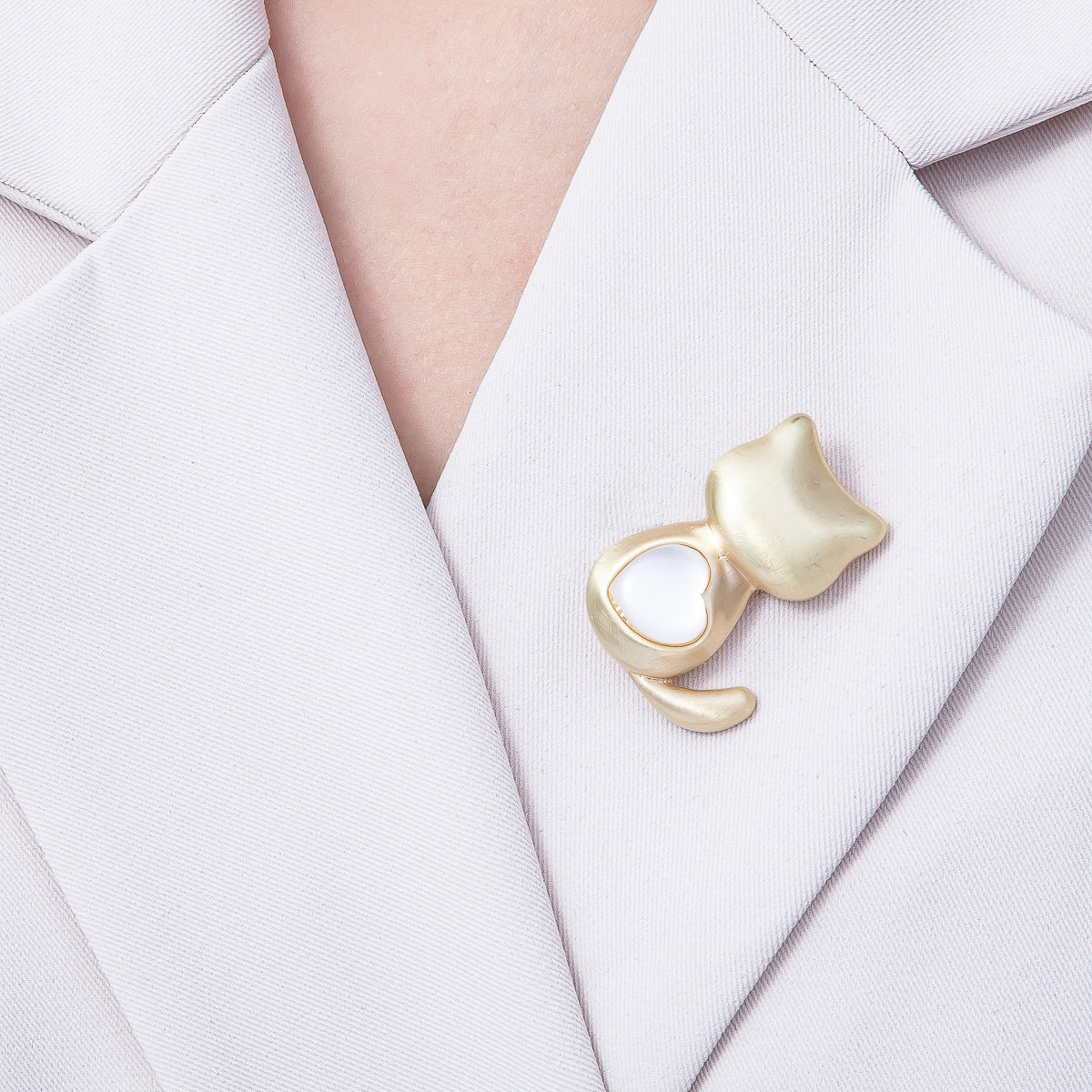 Matte Gold Mixed Metal Cat Kitten Pet Animal Pin Brooch | BH-038