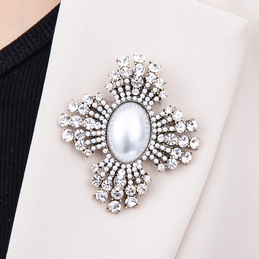 Vintage Gold Clear Rhinestone Round Shell Pearl Cabochon Sunburst Pin Brooch | BH-00213