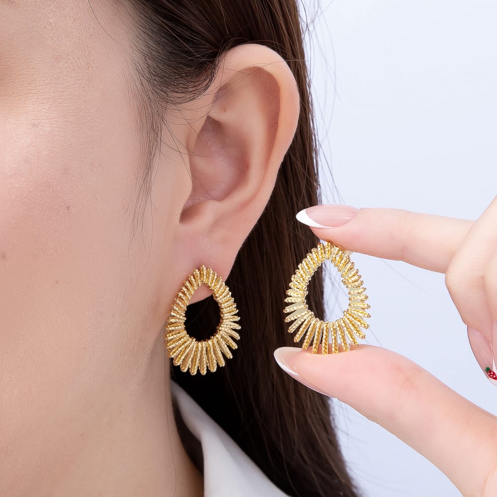 16K Gold Filled 29mm Sunburst Ribbed Wire Teardrop Open Hoop Earrings| Earrings-00894