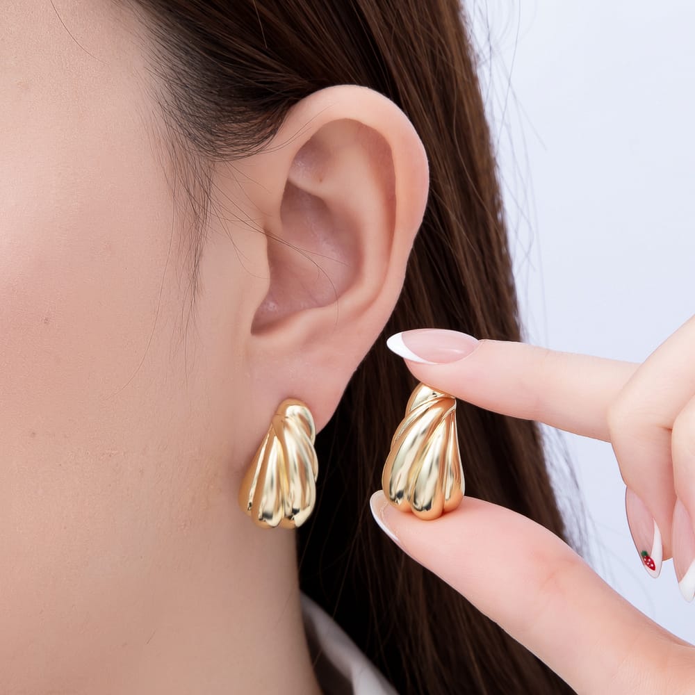 16K Gold Filled 24mm Chunky Tapered Fluted Teardrop C-Hoop Earrings| Earrings-00817