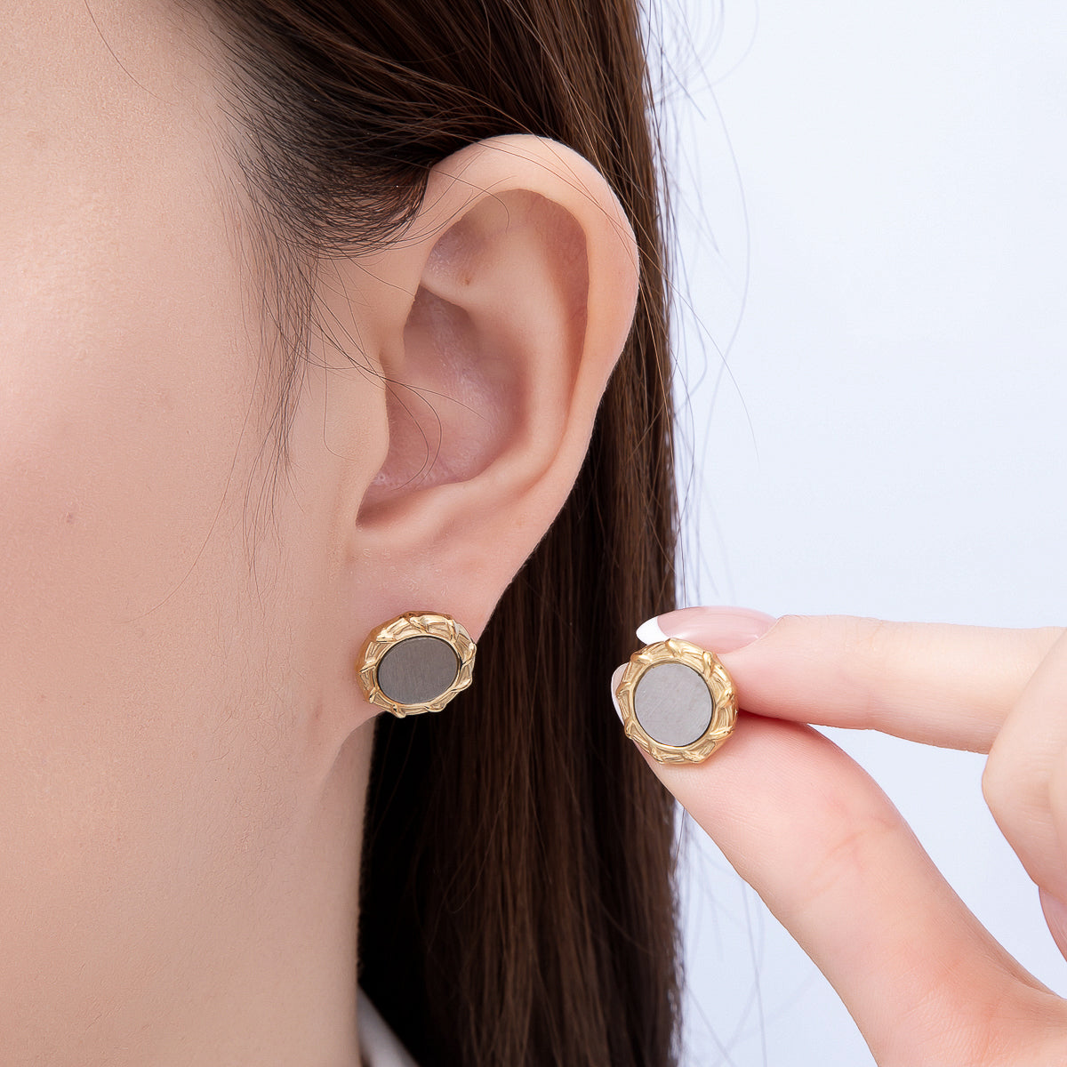 Stainless Steel 14mm Shell Pearl Geometric Round Bezel Stud | Earrings-00744