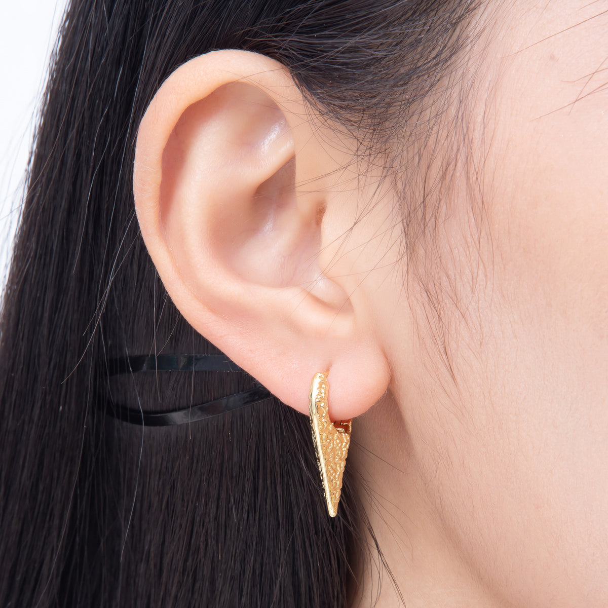 16K Gold Filled 24mm Hammered Pointed V-Shape Hoop Earrings in Gold & Silver | Earrings-00841 - Earrings-00842