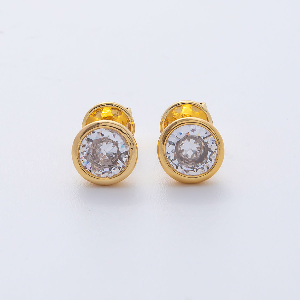 18K Gold Filled 7.5mm Clear CZ Round Bezel Stud Earrings | AD1637