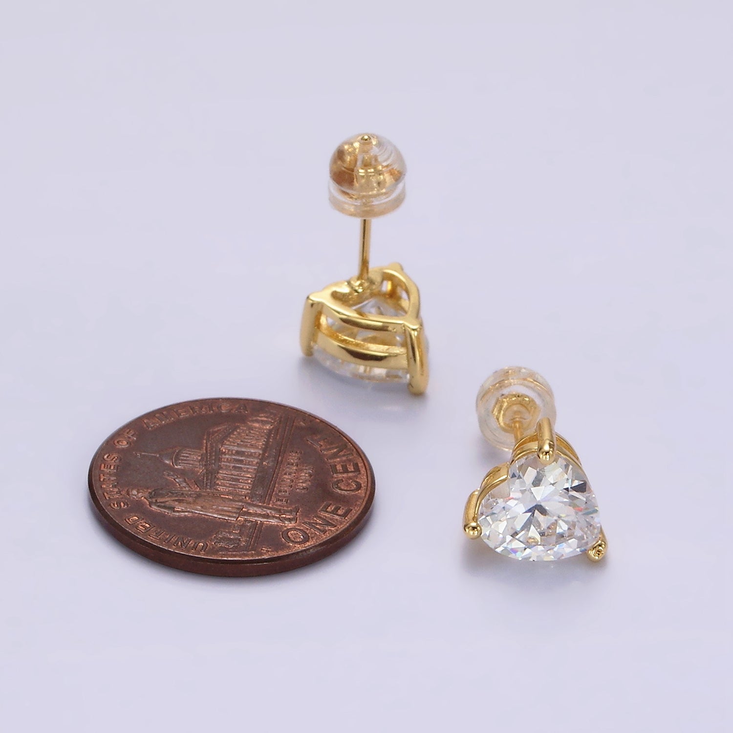 Aretes con bisel de corazón con circonita transparente de 6,5 mm y 9 mm rellenos de oro de 14 quilates | AE599 AE762