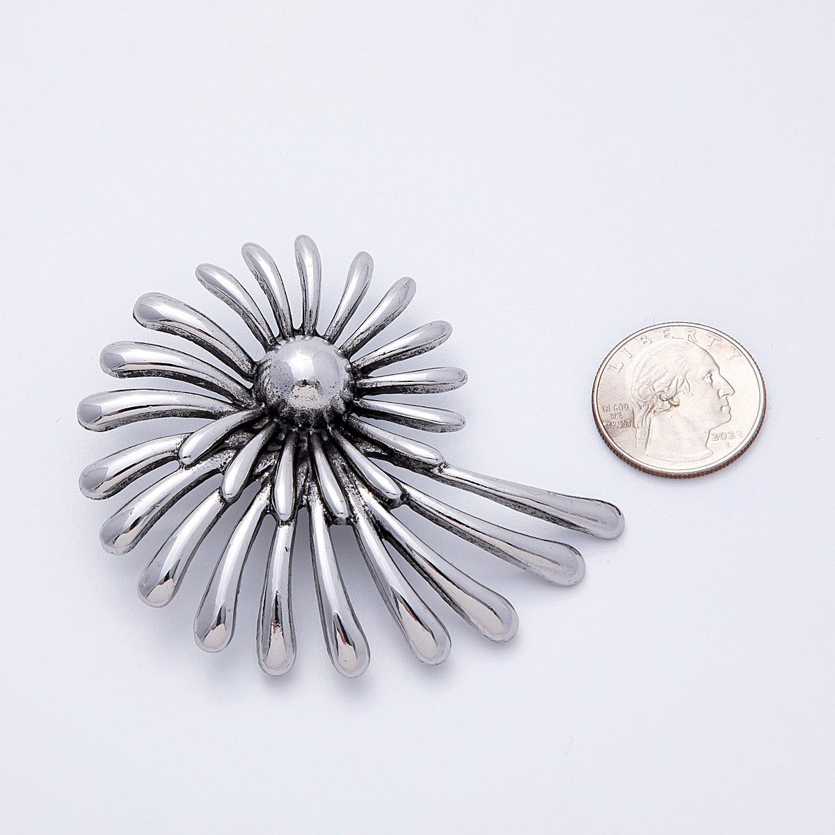 Silver 77.5mm x 64.3mm Geometric Circular Flower Pin Brooch | BH-096