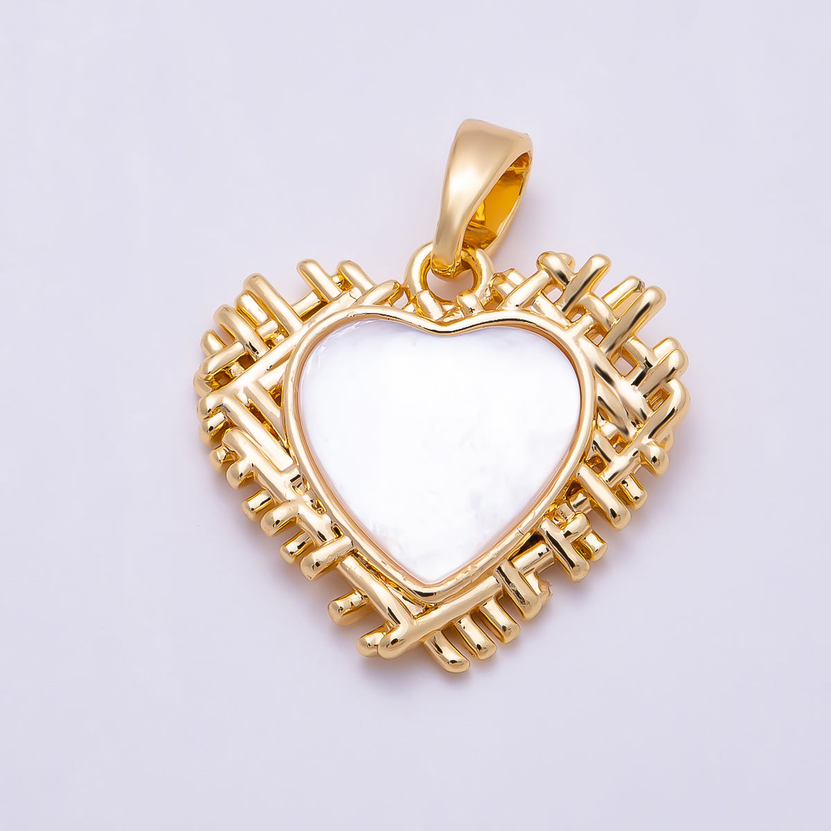 16K Gold Filled 18mm Shell Pearl Quilted Woven Bezel Heart Pendant | Charms-01556
