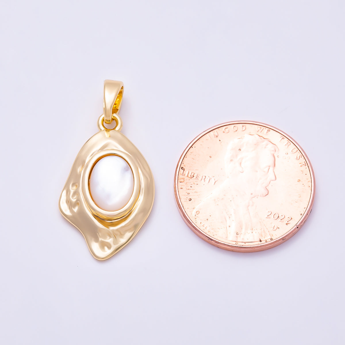 16K Gold Filled 21mm Shell Pearl Molten Geometric Oval Bezel Charm | Charms-01559