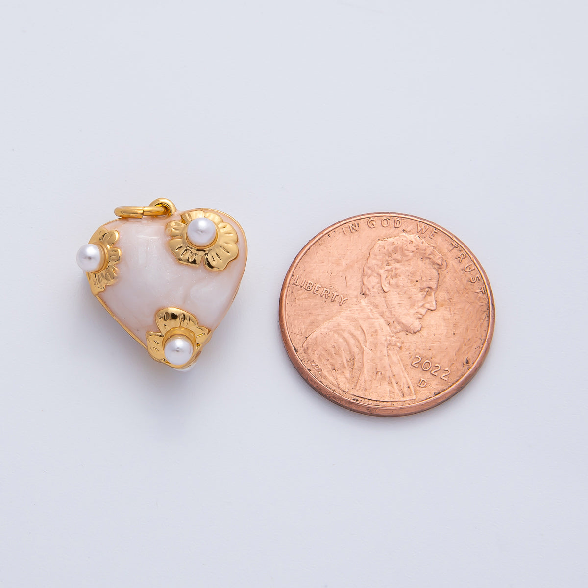 18K Gold Filled 15mm White, Red Shell Pearl Flower Chubby Heart Multidimensional 3D Charm | AF1429