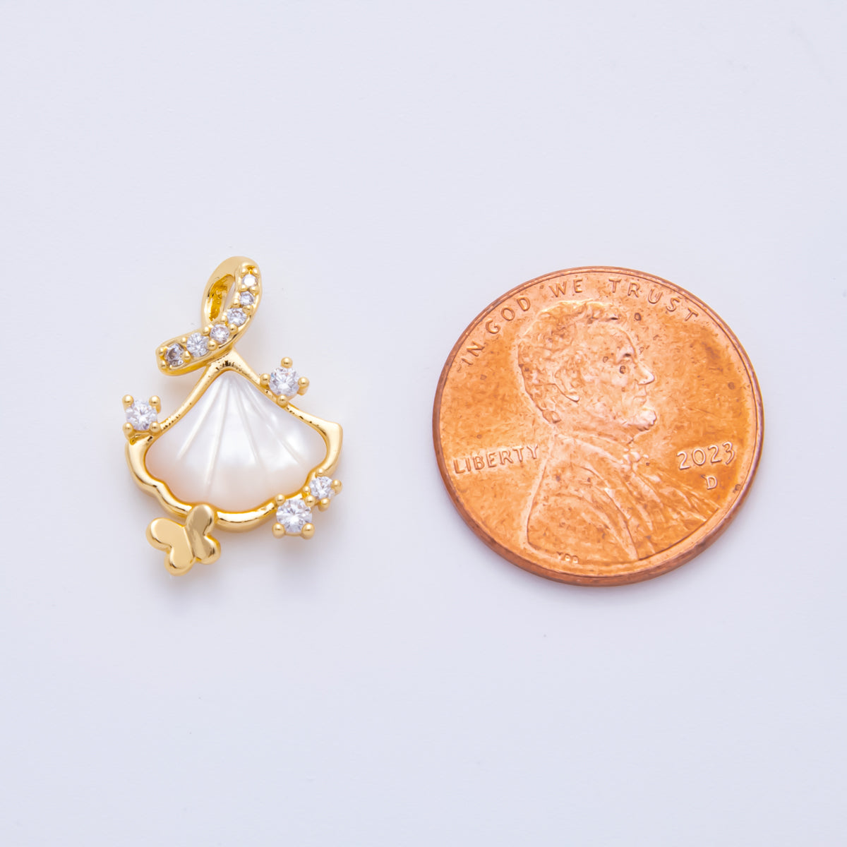 18K Gold Filled Shell Pearl Sea Clam Butterfly Micro Paved CZ Pendant | AF1113