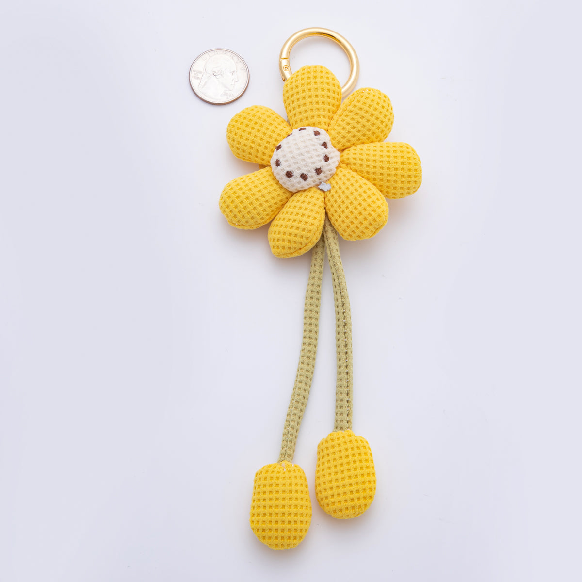 Daisy Bag Charm Keychain Purse Accessory Flower Ornament WB-00082