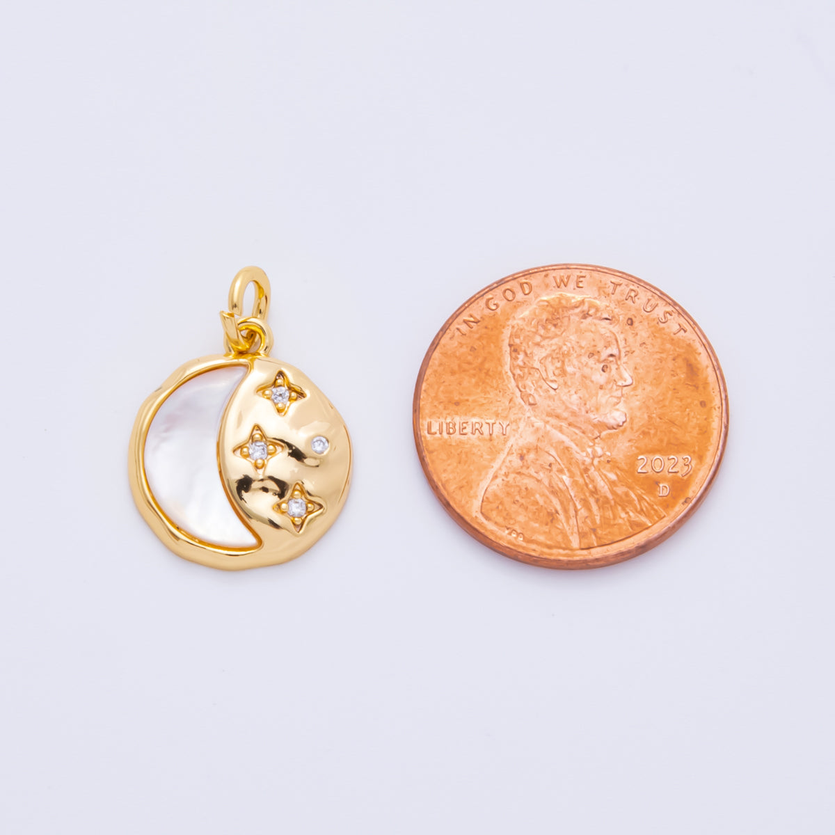 18K Gold Filled Shell Pearl Celestial Star Crescent Moon Round Charm | AH914