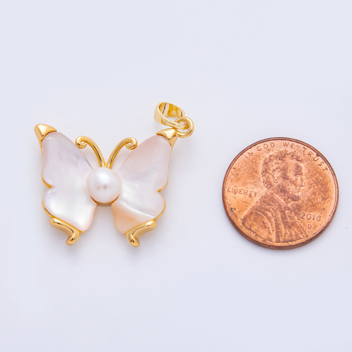 18K Gold Filled 32mm Mother of Pearl Dreamy Butterfly Animals Pendant | AF-A1127