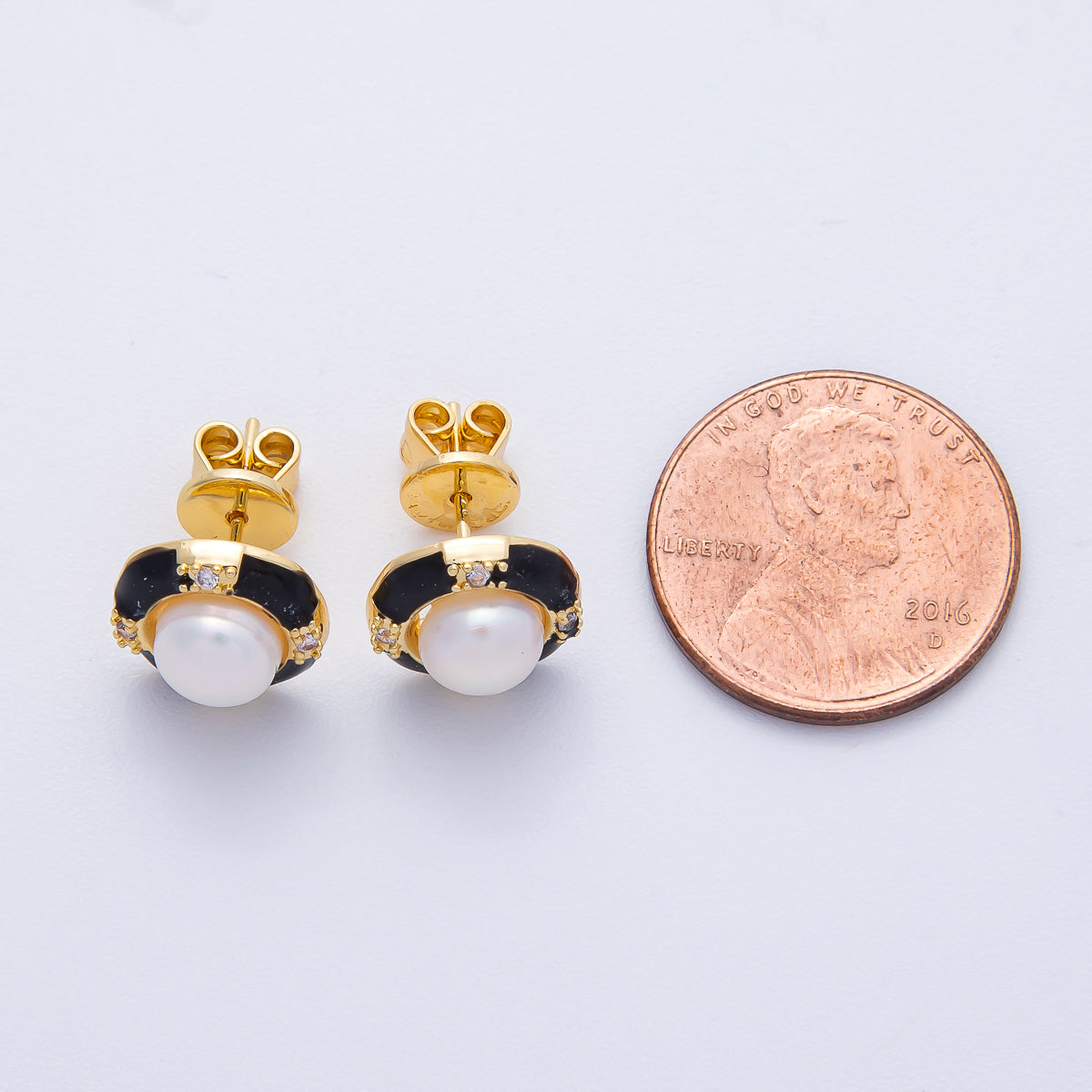 18K Gold Filled 17mm Shell Pearl CZ Black Enamel Square Stud Earrings | Q382