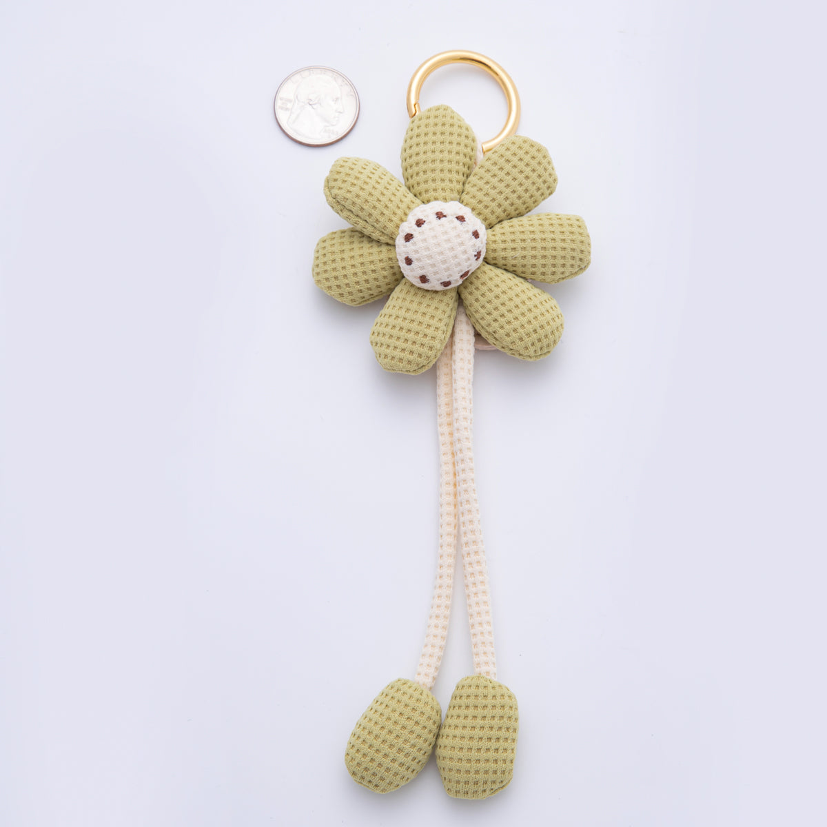Daisy Bag Charm Keychain Purse Accessory Flower Ornament WB-00082