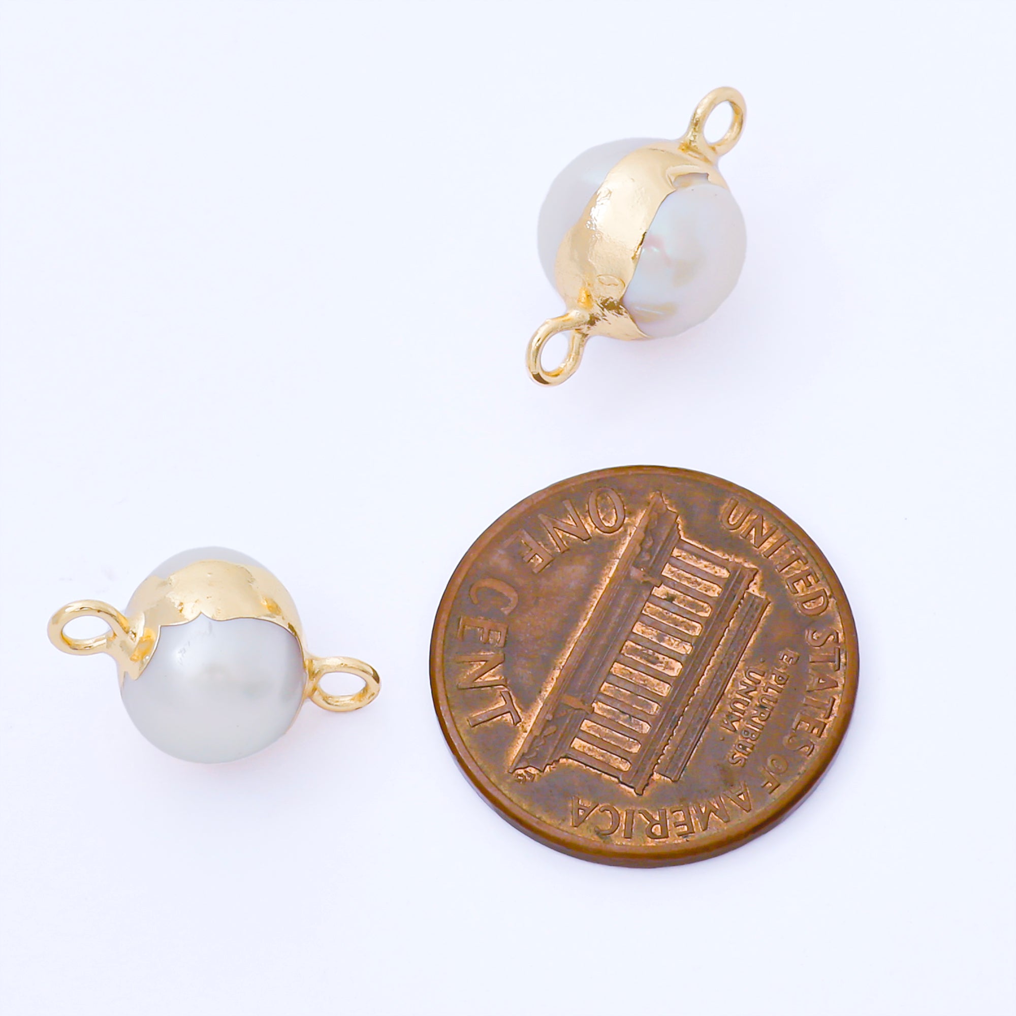 24K Gold Filled 15mm Dainty Round Shell Pearl Charm Connector | AF582