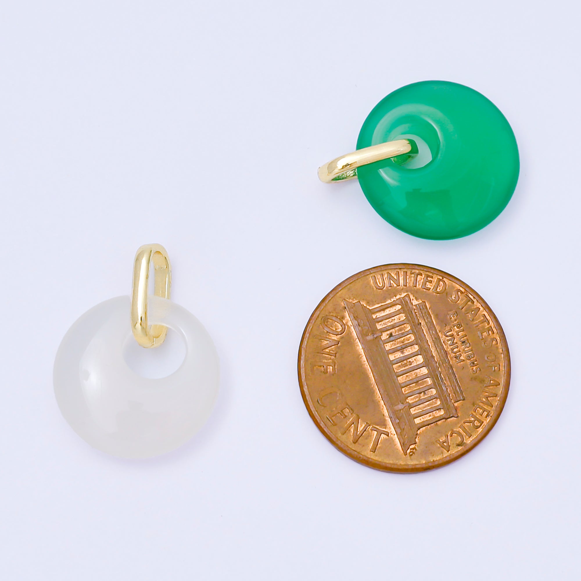 24K Gold Filled 15mm White, Green Agate Gemstone Round Pendant | AA1618