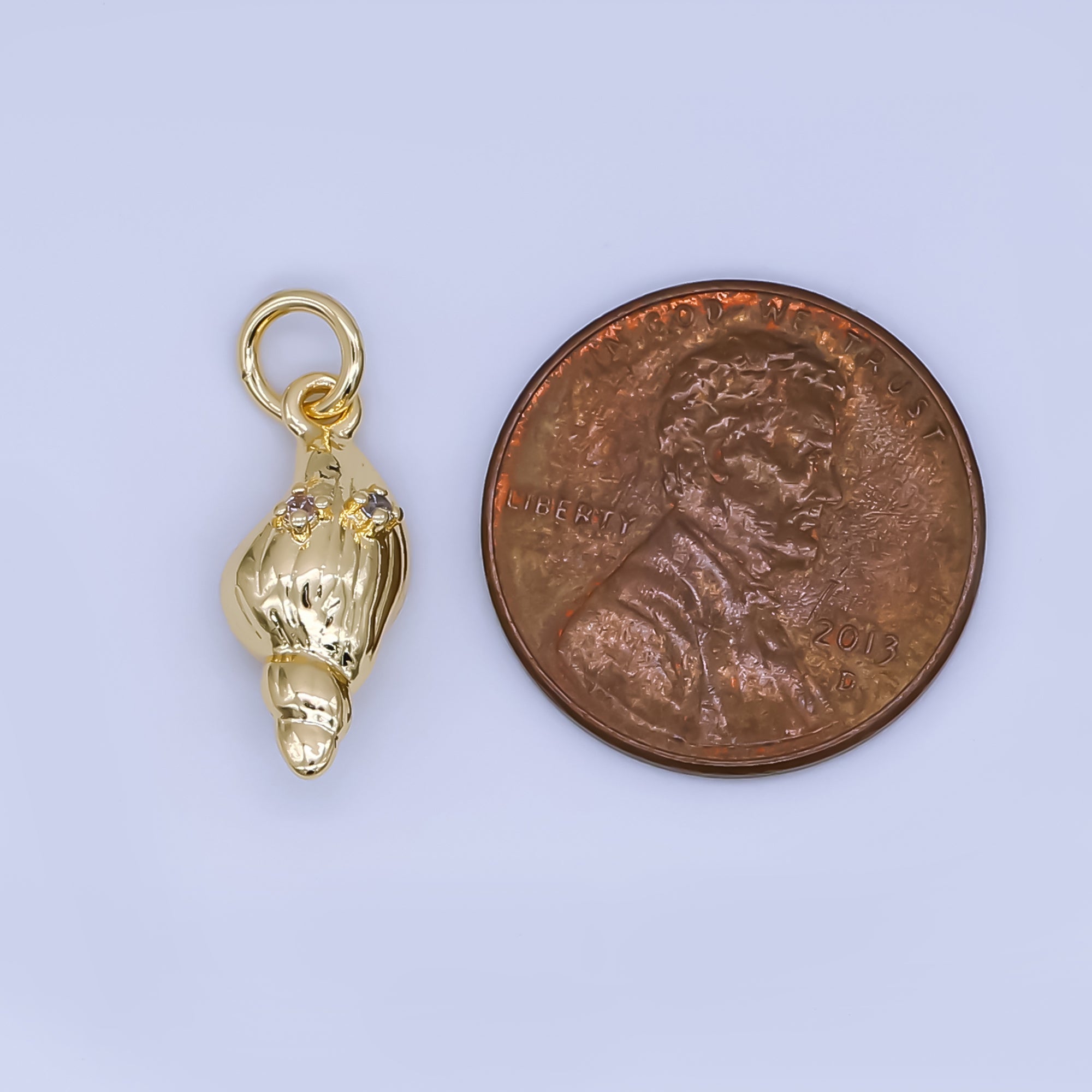24K Gold Filled 17mm Round CZ Nautical Conch Shell Charm | A1612
