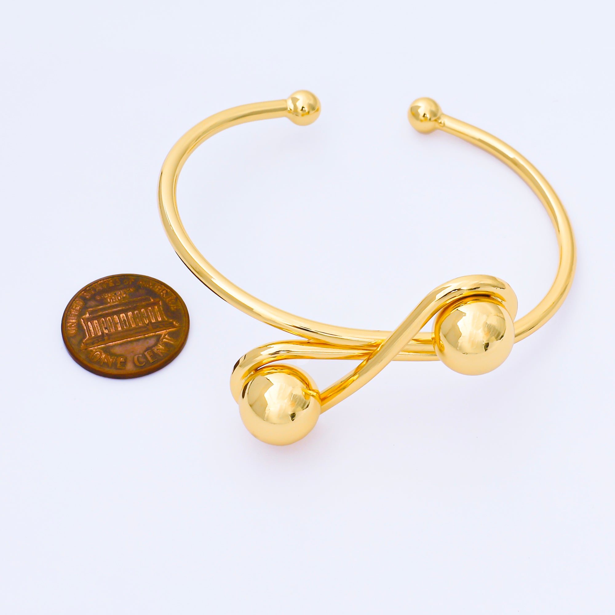 24K Gold Filled Ribbon Knotted Ball Cuff Bracelet | WA-1690