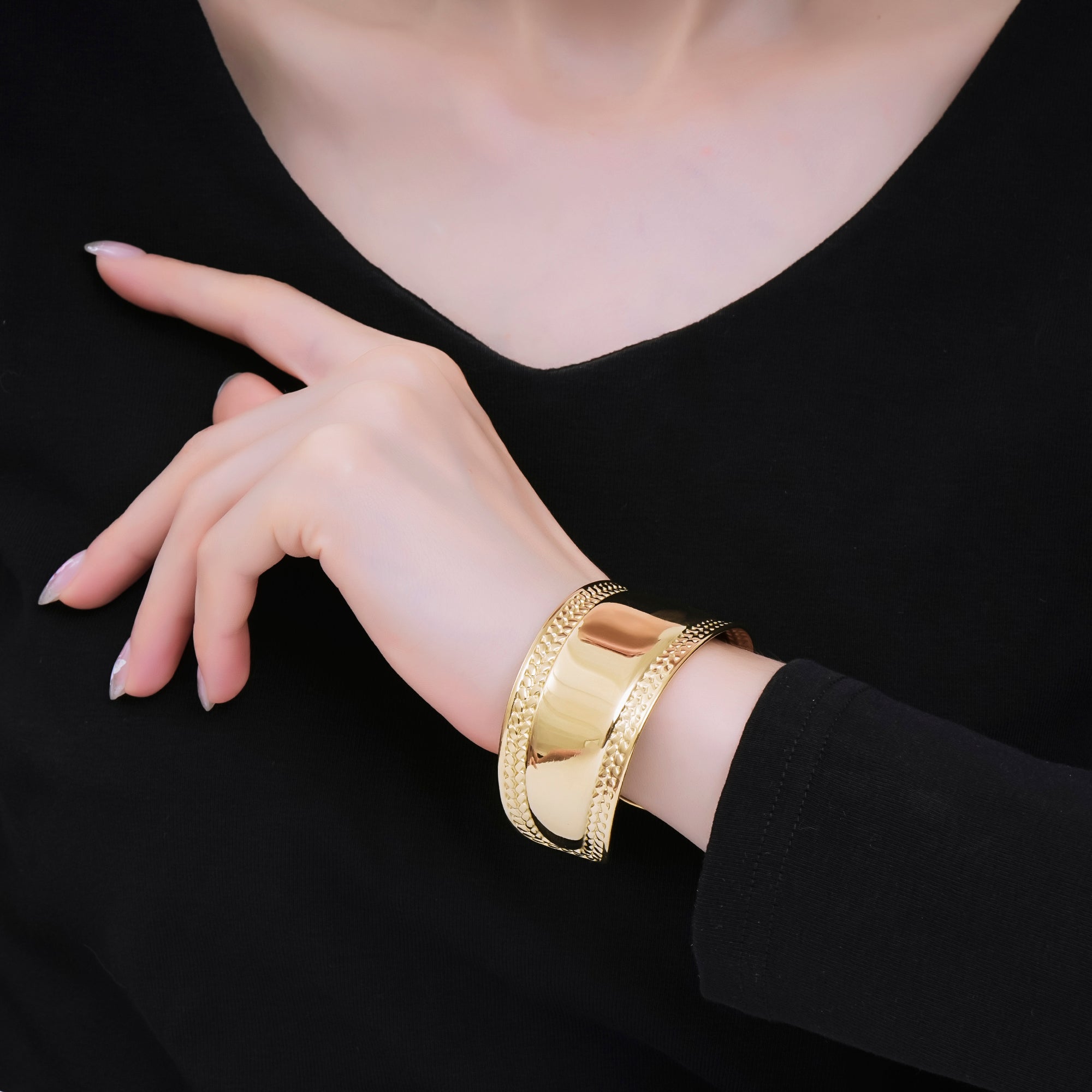 Gold Stainless Steel Roman Leaf Pattern Cuff Bangle Bracelet | WA2315
