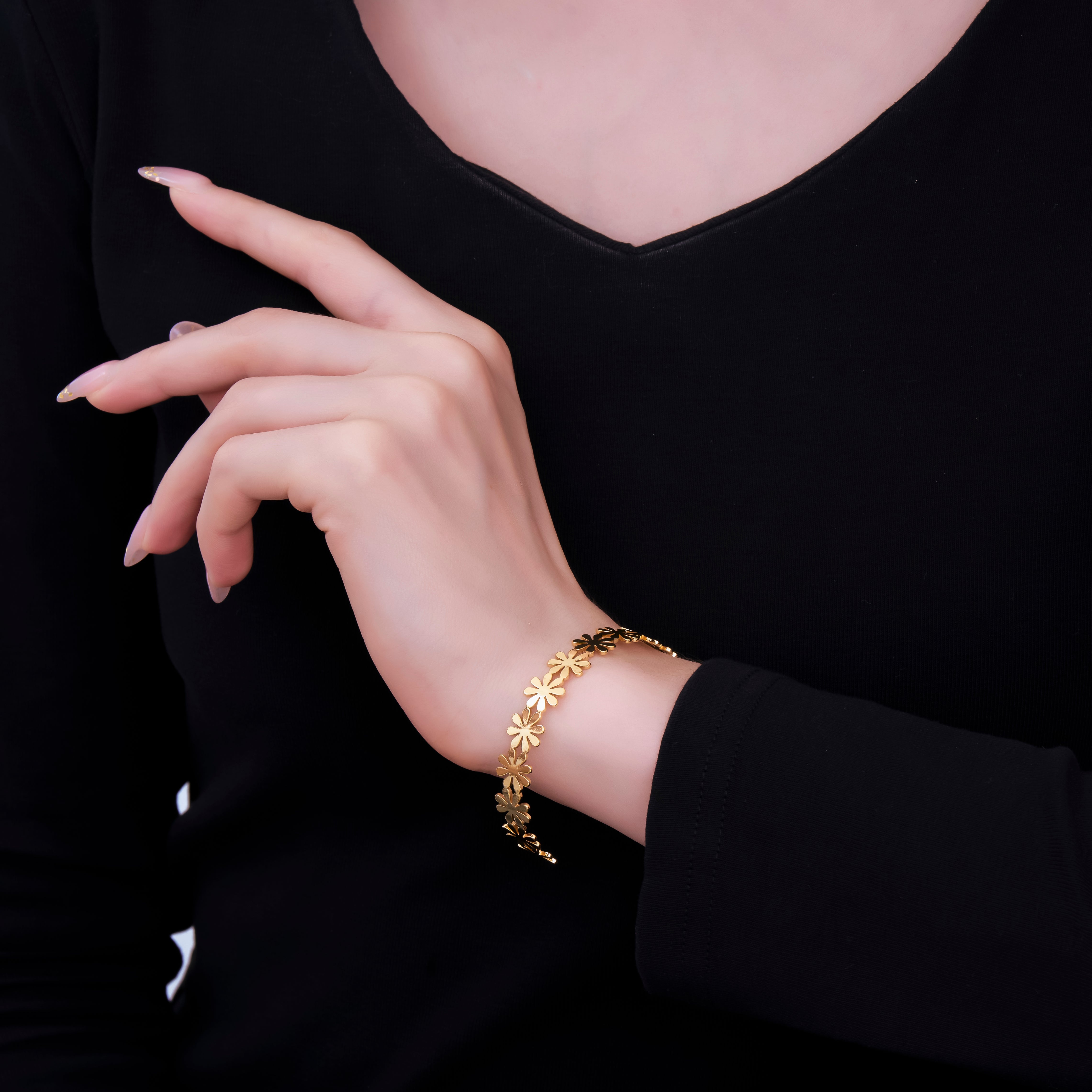 24K Gold Filled Spring Flower Garden Bangle Bracelet | WA-3404