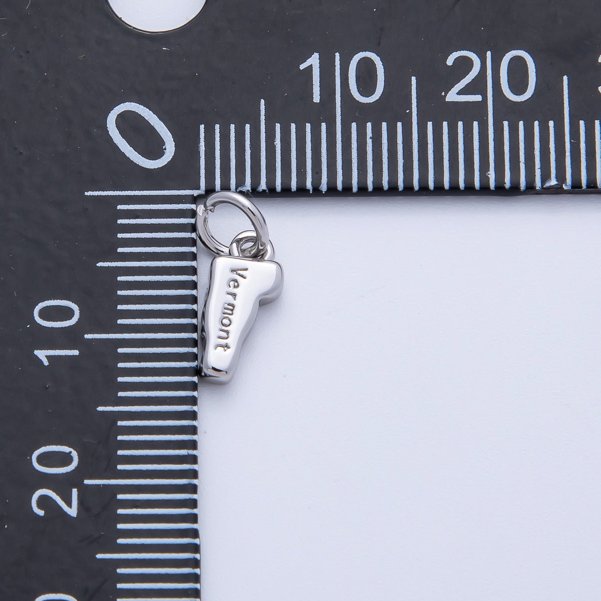 18K Gold Filled United States of America State Map Charm in Gold & Silver | AK064 - AK113