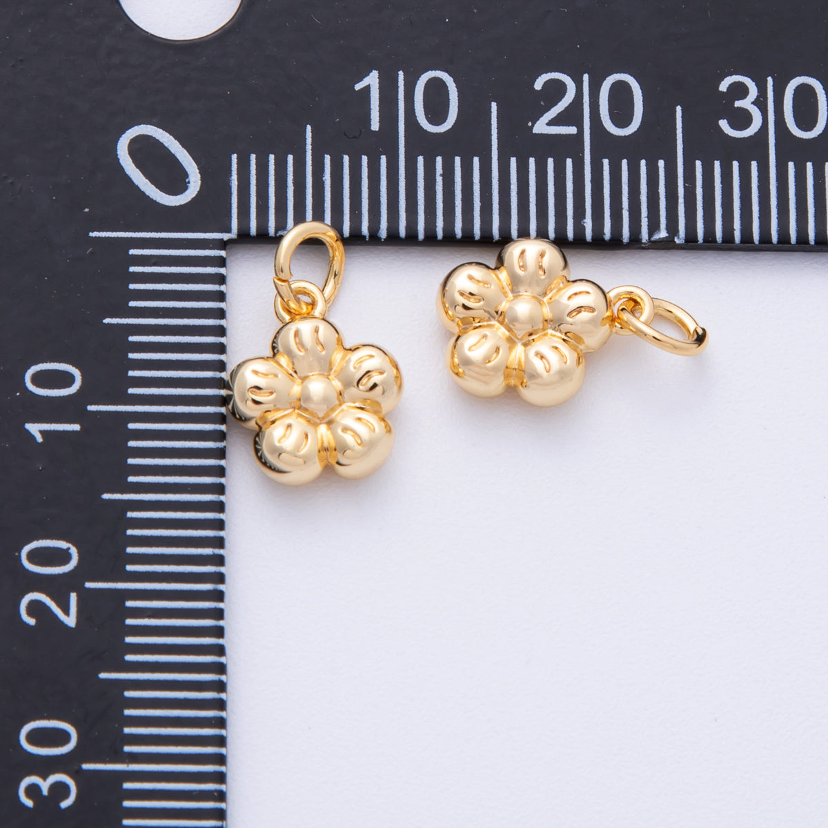 18K Gold Filled 11.5mm Daisy Flower Mini Multidimensional 3D Charms | Charms-00119