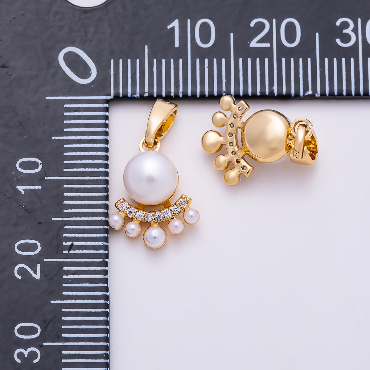 16K Gold Filled 13mm Shell Pearl Crown Micro Paved CZ Pendant | Charms-01677