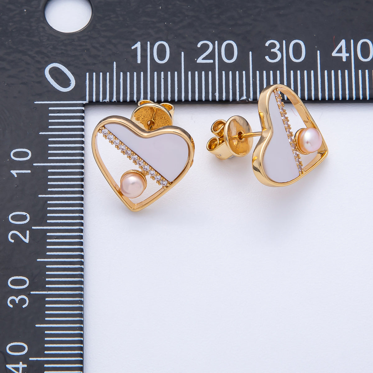 18K Gold Filled 15mm Elegant Shell Pearl Crystal CZ Heart Stud Earrings | AB1683