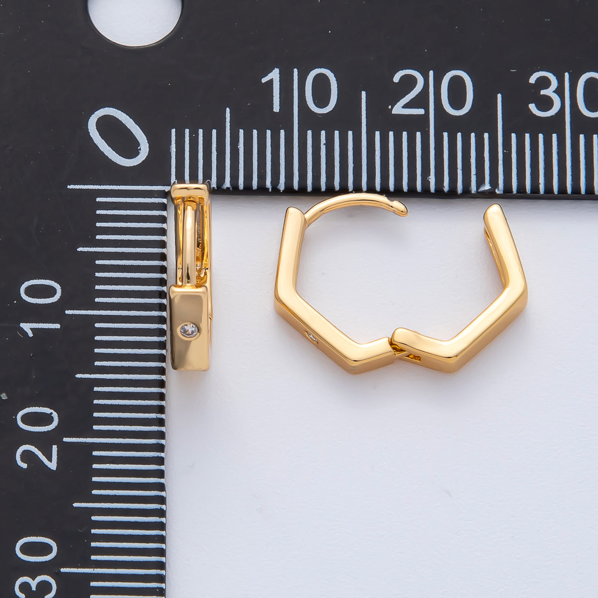 18K Gold Filled 15mm Simple Minimalist Dotted Hexagon Huggie Hoop Earrings | AD1611