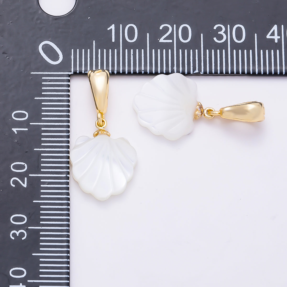 18K Gold Filled 15mm White Scallop Sea Shell Pearl Pendant | Charms-01410