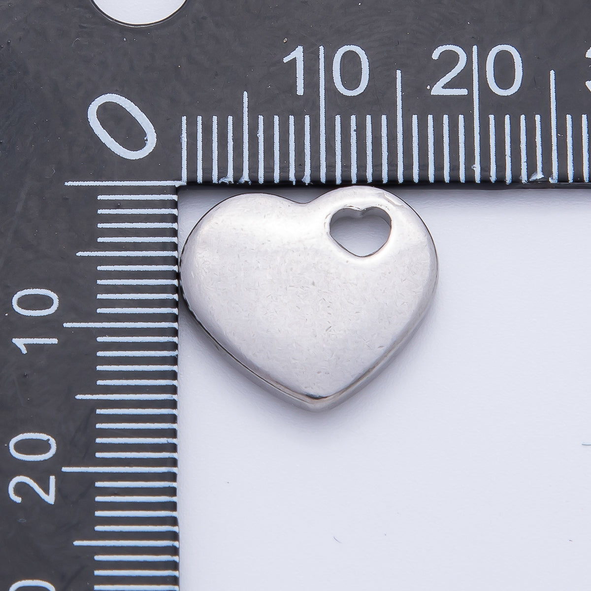 18K Gold Plated 16mm Heart-Shaped Open Loop Heart Beads | B290