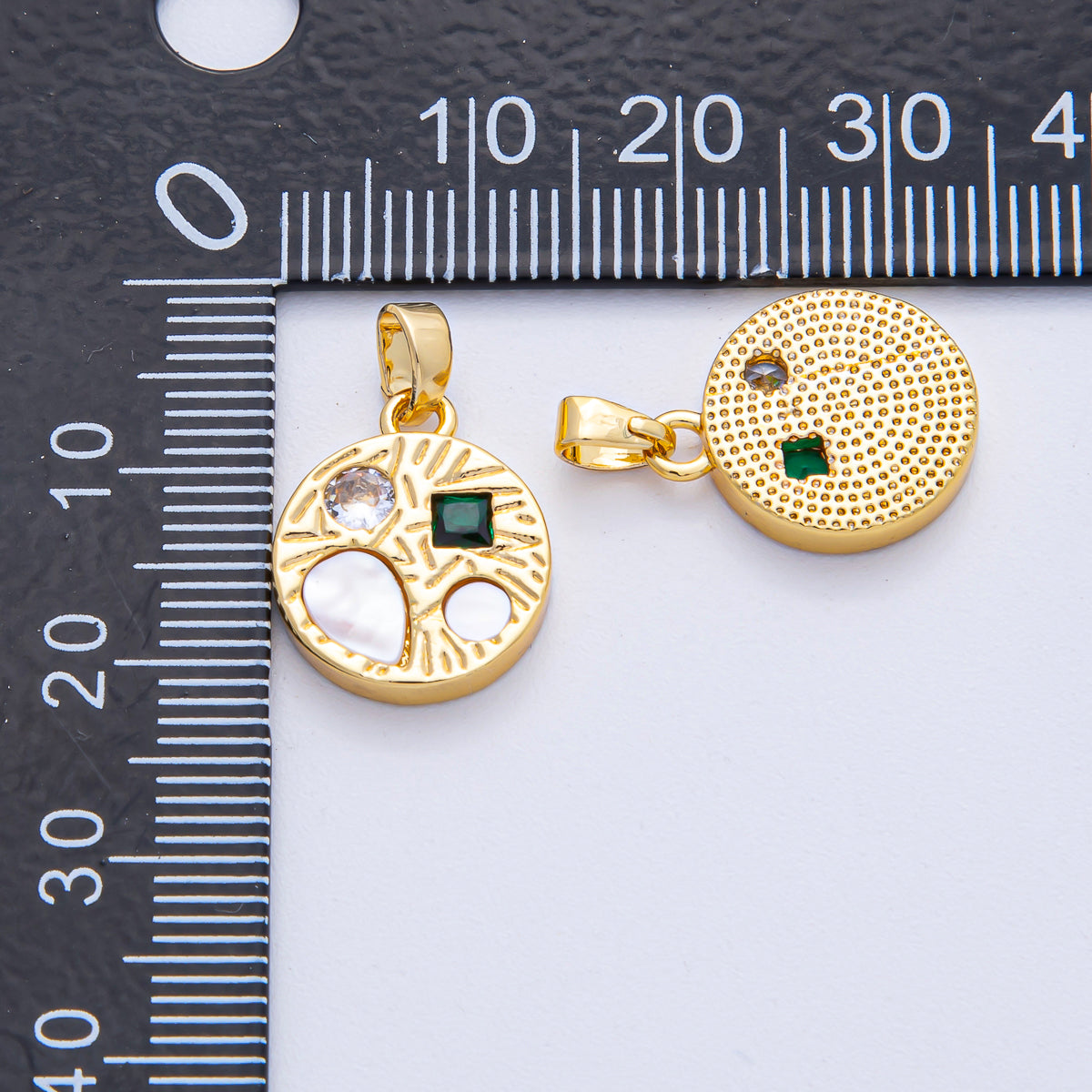 18K Gold Filled 13mm Multicolor CZ Shell Pearl Geometric Textured Round Pendant | AF1207