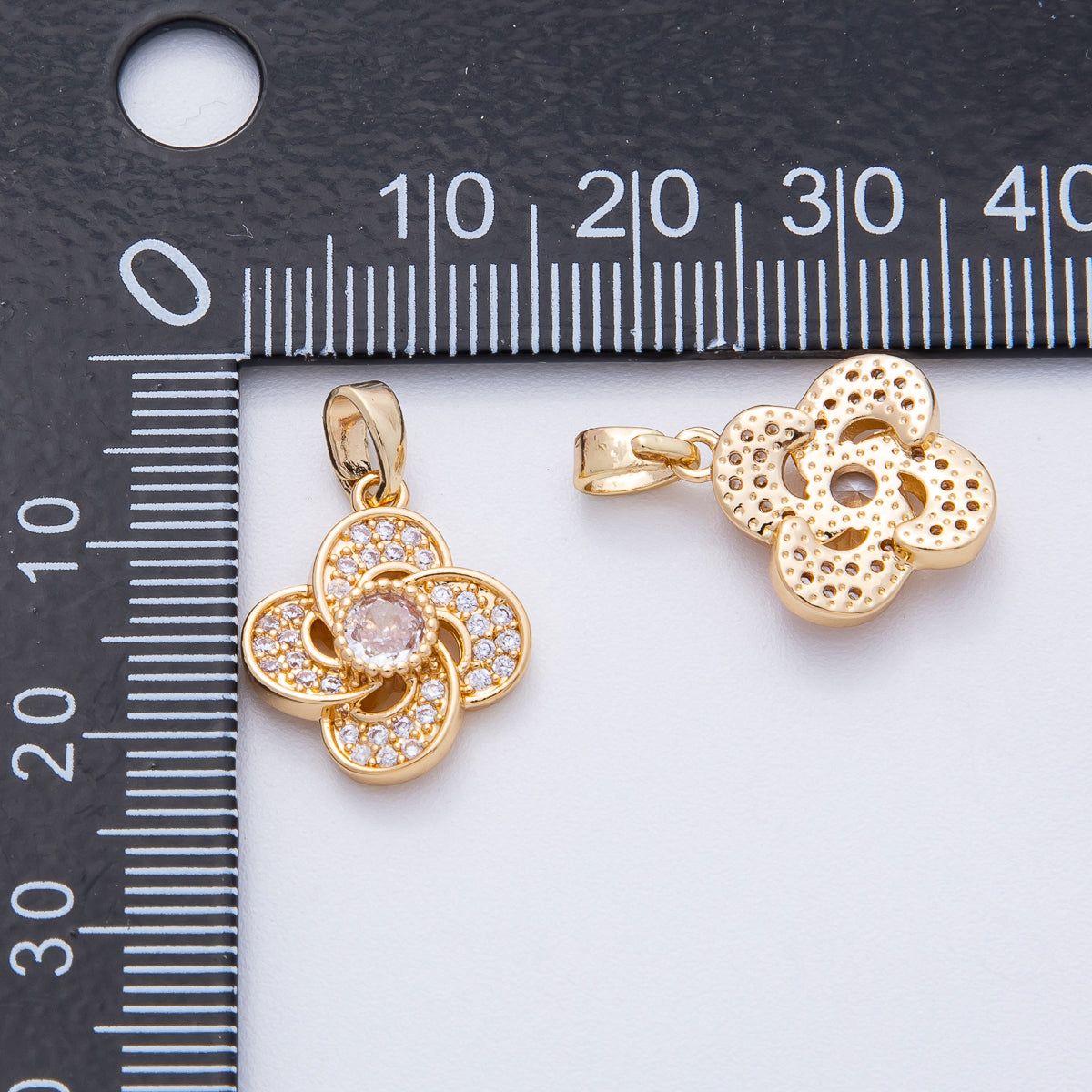18K Gold Filled 16mm Micro Paved CZ Clover Geometric Pendant | AF1209