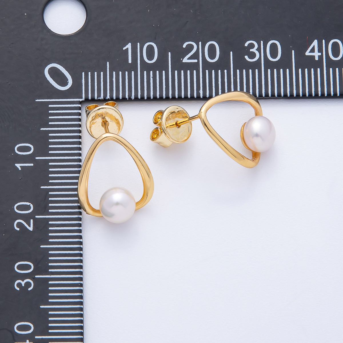 18K Gold Filled 16.6mm Shell Pearl Open Molten Oval Stud Earrings | Q075