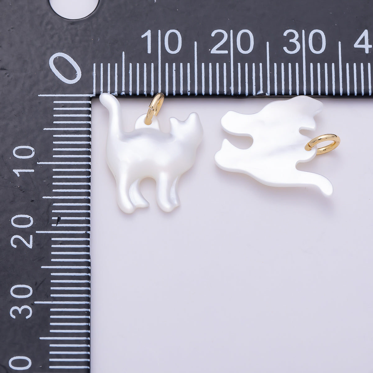 18K Gold Filled 17mm Black, White Shell Pearl Cat Kitten Pet Animal Charm | Charms-01407 Charms-01408