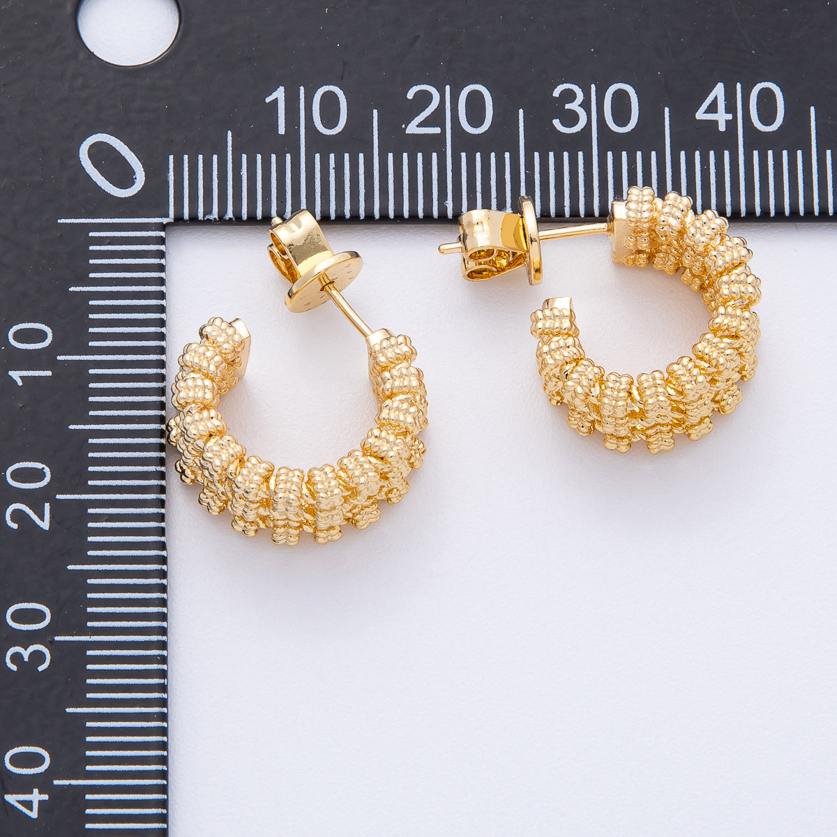 18K Gold Filled 17mm Geometric Rope C-Shaped Hoop Earrings | T001