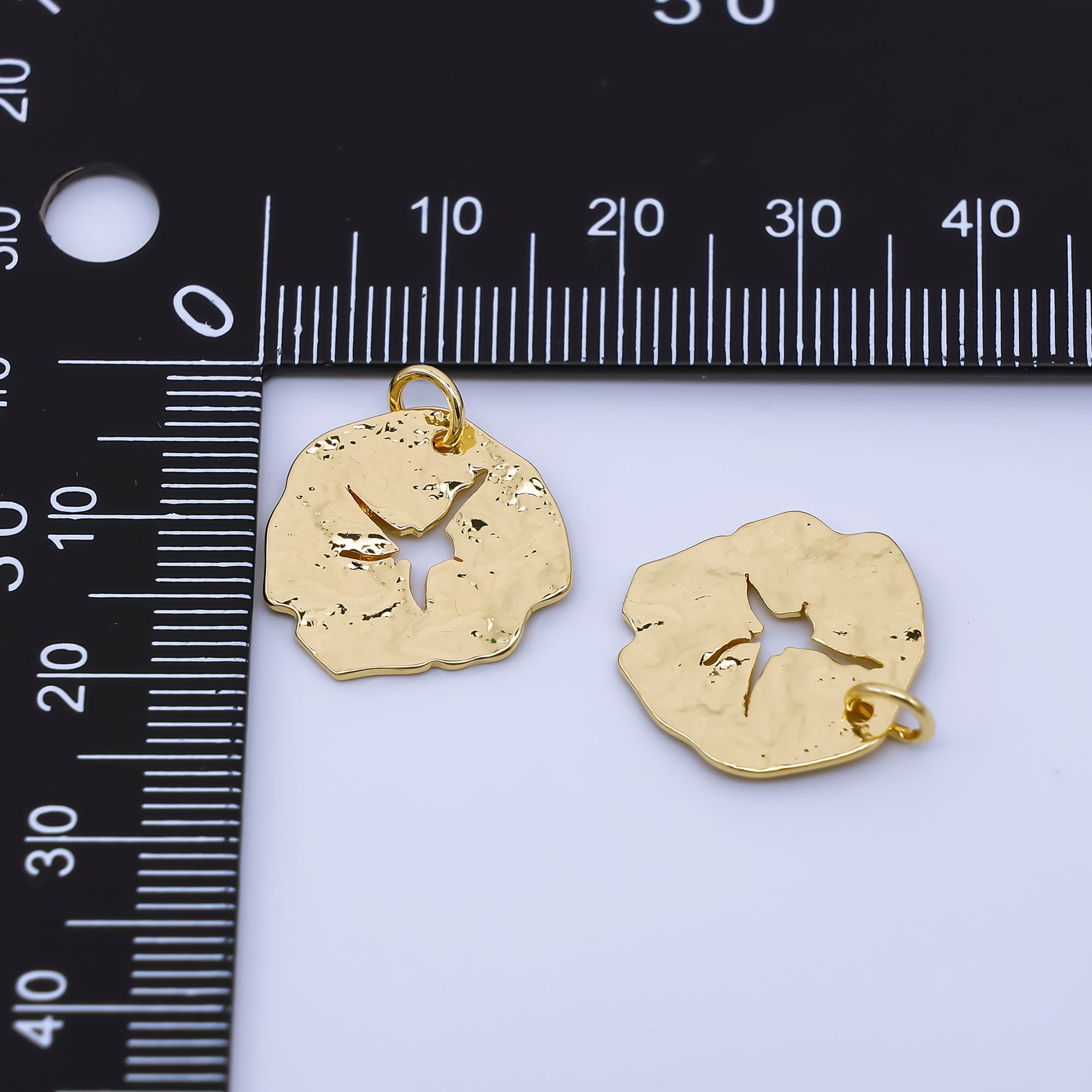 24k Gold Filled Open Hammered Geometric Round Charm | AF1587